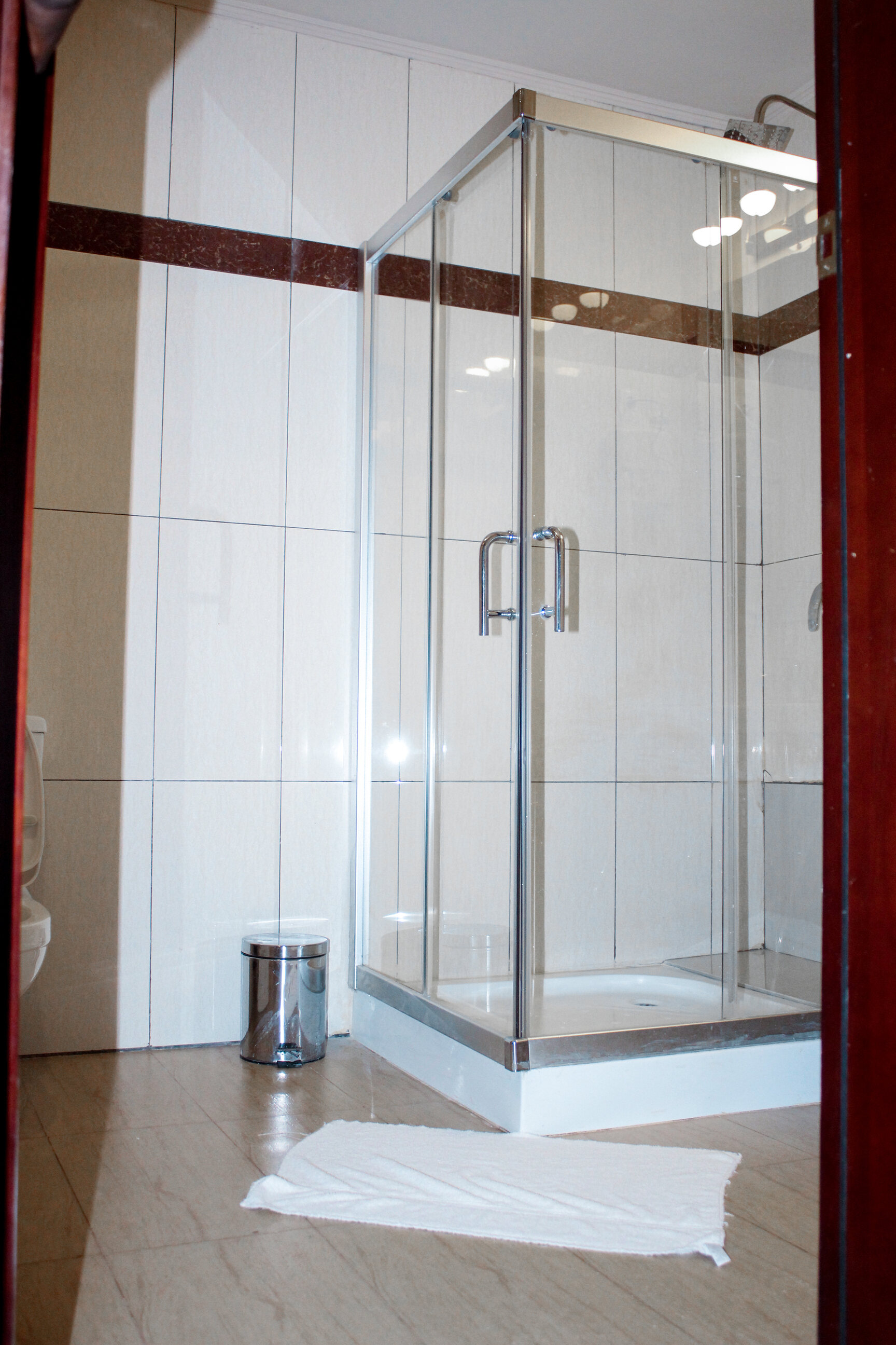 http://www.tropitel-gitega.com/storage/1684919405_presidential_suite_13_700.jpg