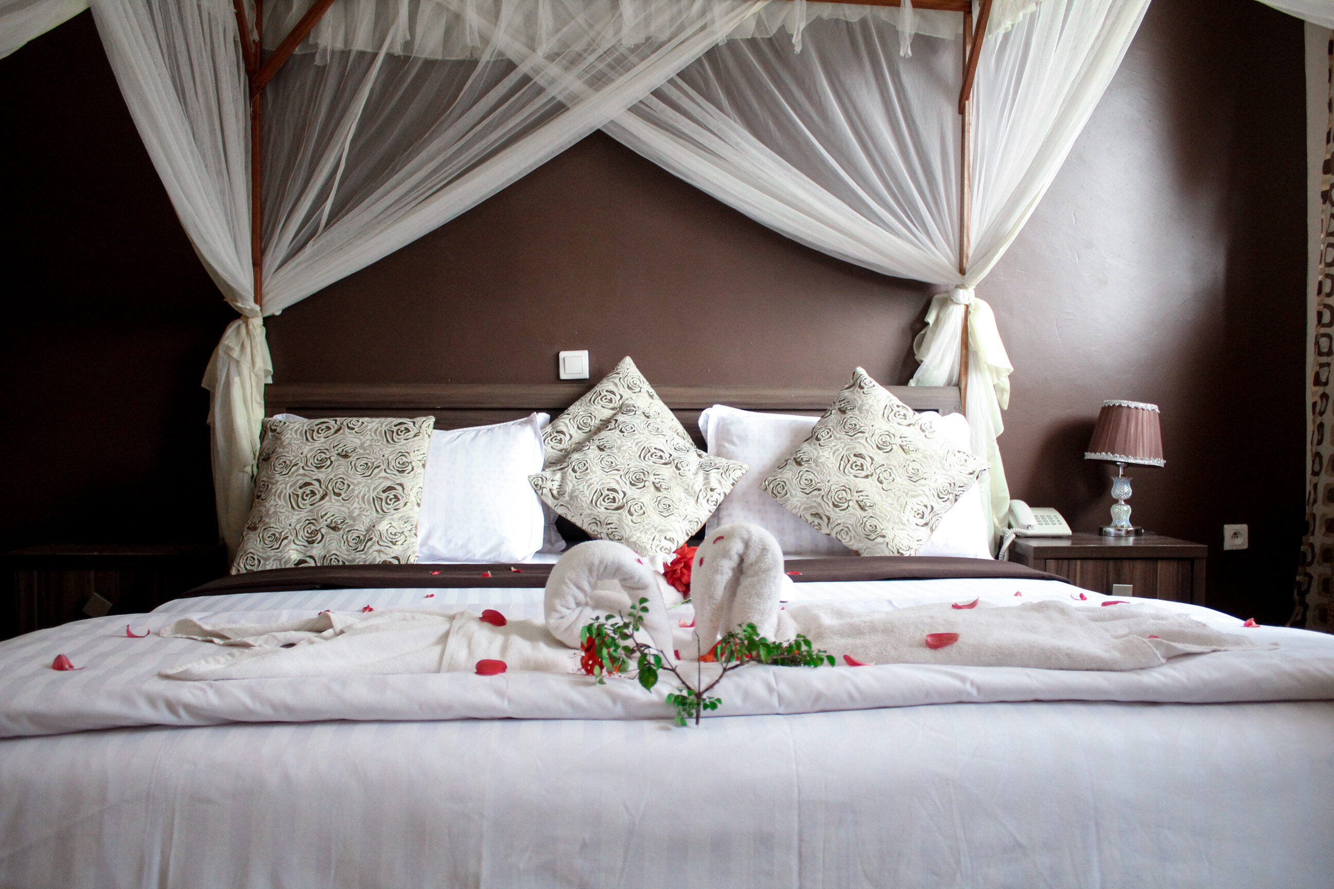 http://www.tropitel-gitega.com/storage/1684919405_standard_room_15_700.jpg
